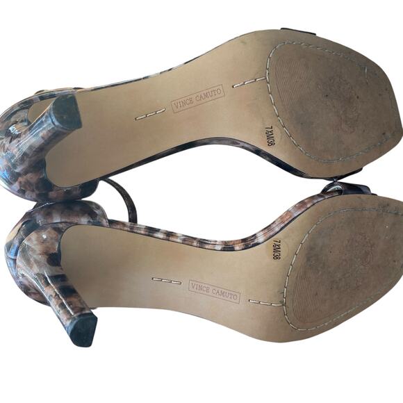 VINCE CAMUTO Ankle Strap Patent Leather Heels Leopard Print Size 7.5 Open Toe - Picture 13 of 13